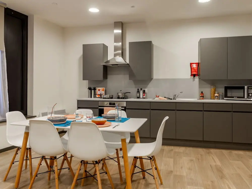 Modern Rooms in LEICESTER SK - Hostel