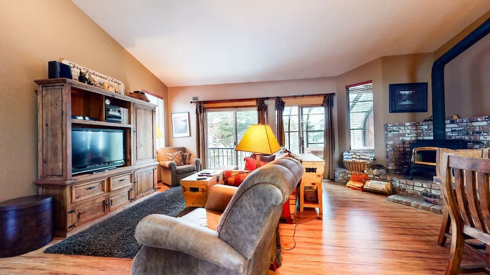 Forest Creek 13 2 Br townhouse by RedAwning