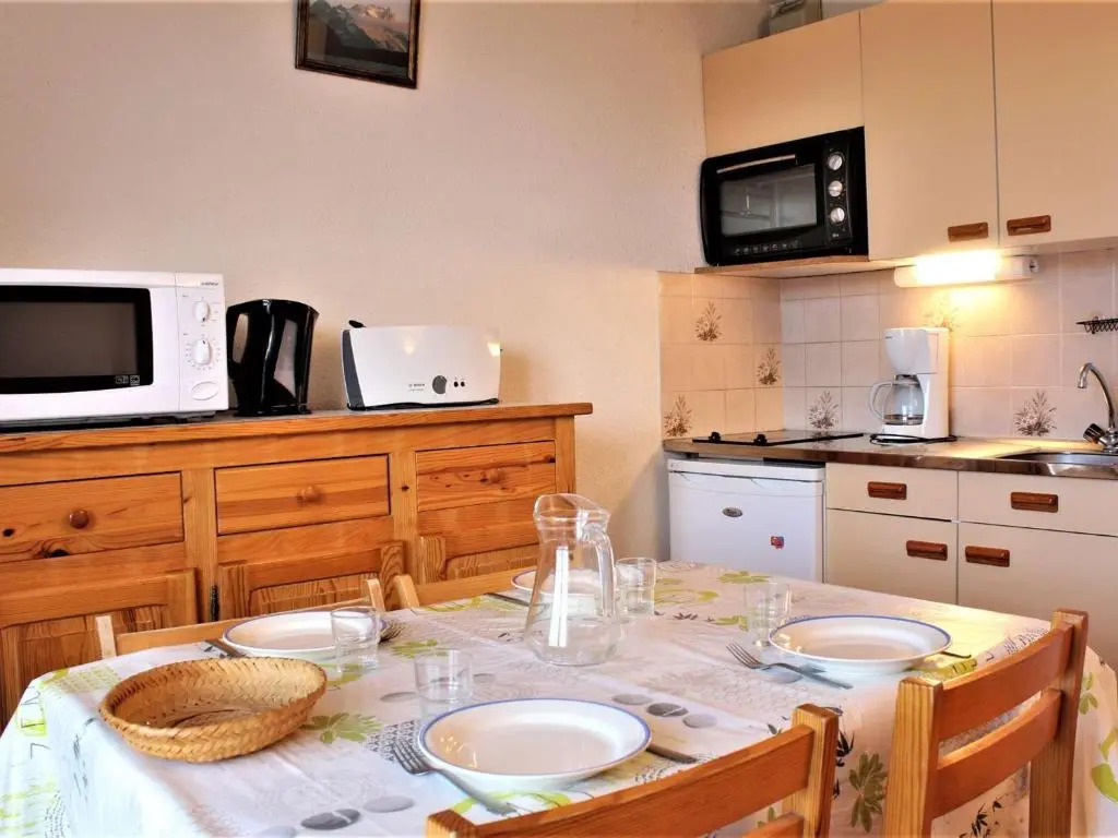 Appartement Risoul, 1 pièce, 2 personnes - FR-1-330-142