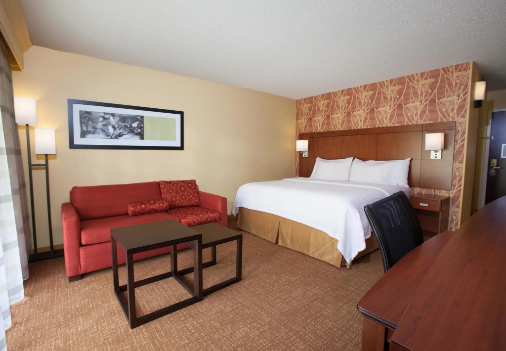 Courtyard Burlington Williston