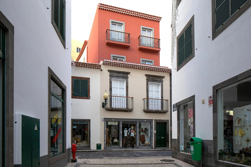 Ribeira das Casas Apt 2D by Homie