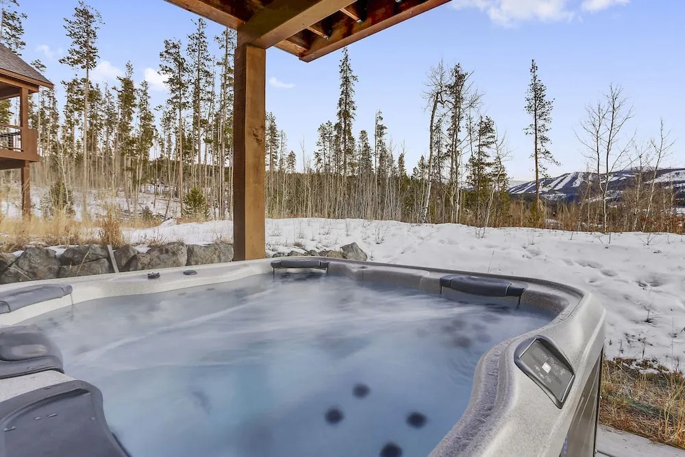 Rendezvous Lookout Point Luxury Chalets by Winter Park Escapes