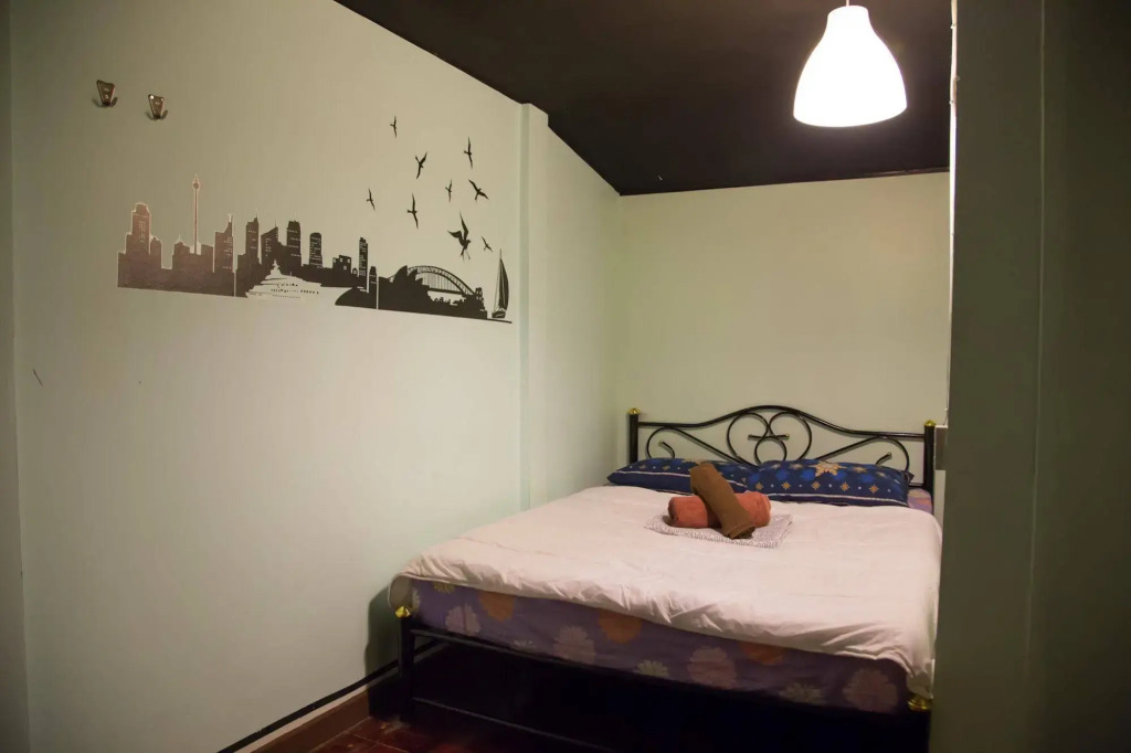 Mad COW Hostel Silom