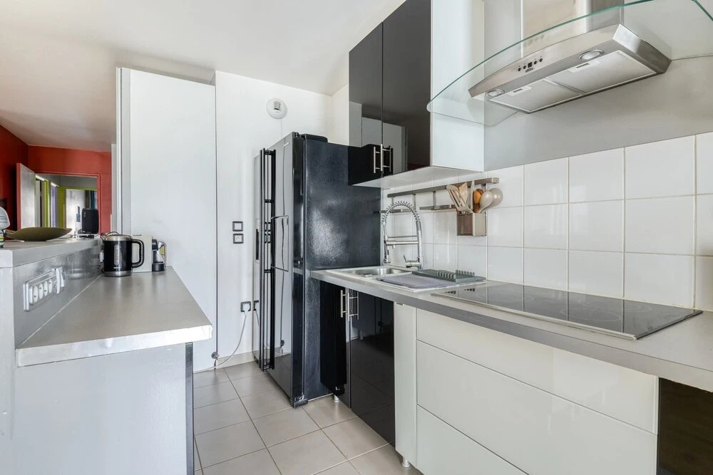 Spacious Apartment With Stunning View of Paris la Défense Fits up to 8
