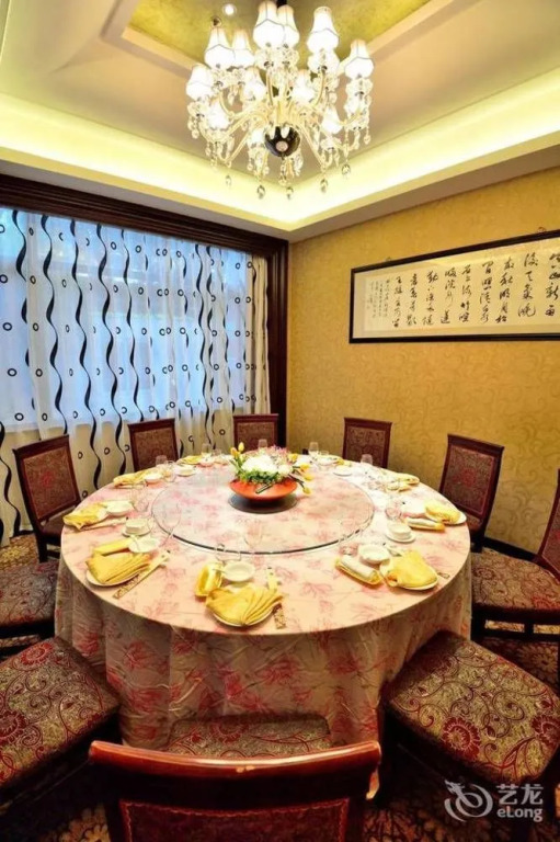 Trade Winds Hotel