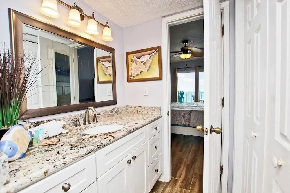 Ocean House 1904 2 Bedroom Condo by RedAwning