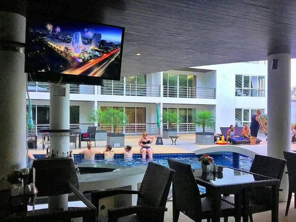 Beststayinphuket Poolview