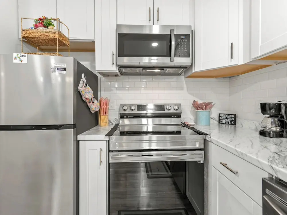 Charming Dallas Apartment Near Airport