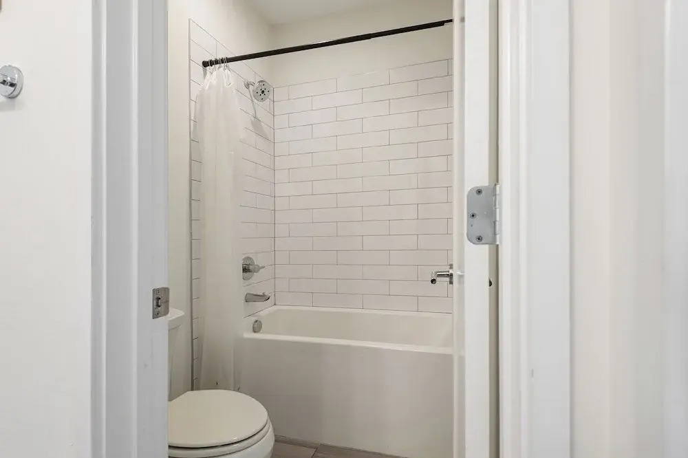 Citrine-private Patio & Balcony-near Germantown