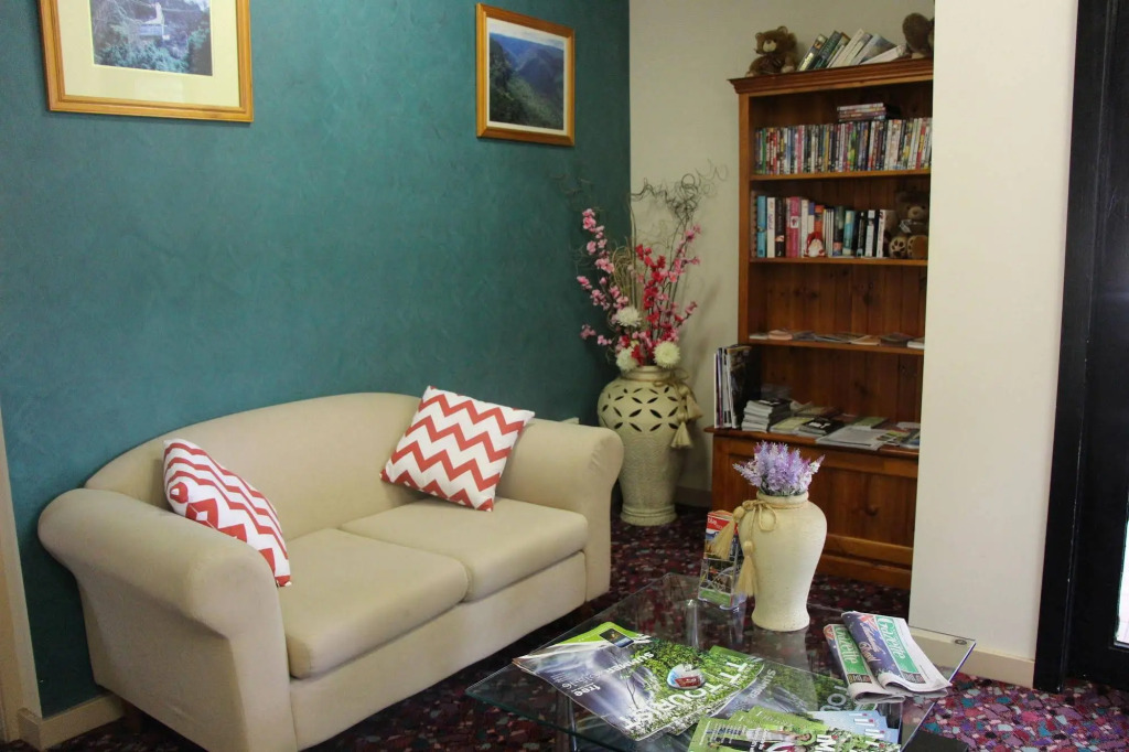 The Pioneer Way Motel