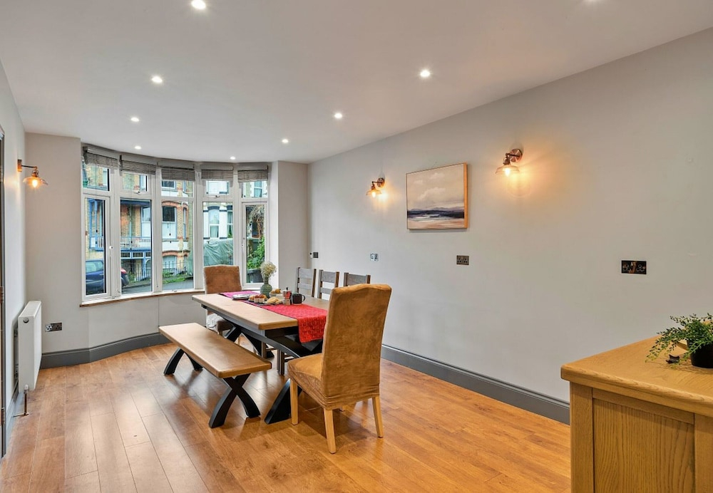 Cottage in Devon Near Tarka Trail & Beaches