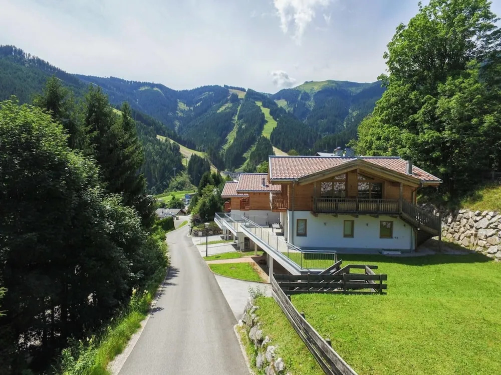 Ski Chalet Jim 300 m From ski Lift