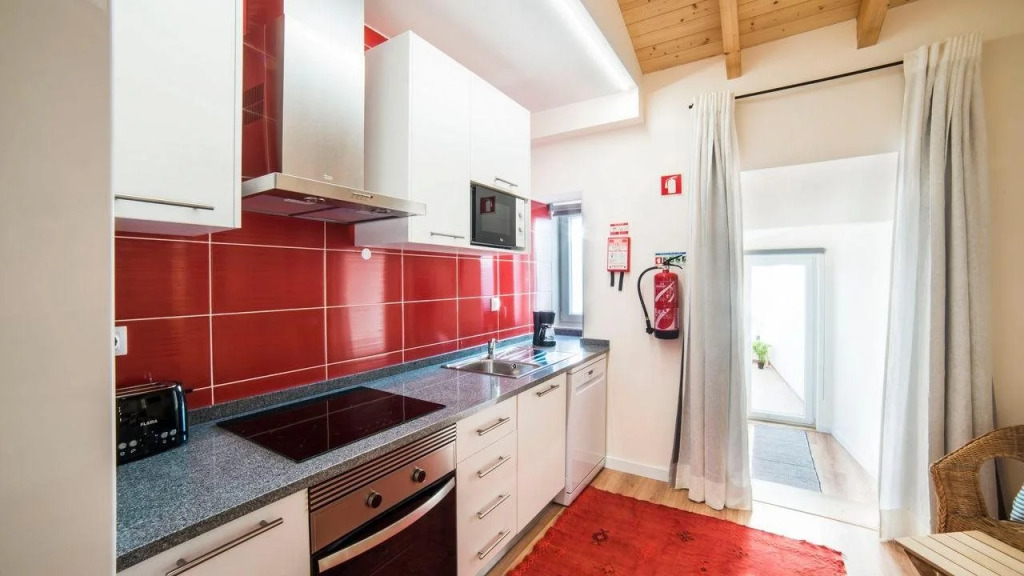 Lis Apartments