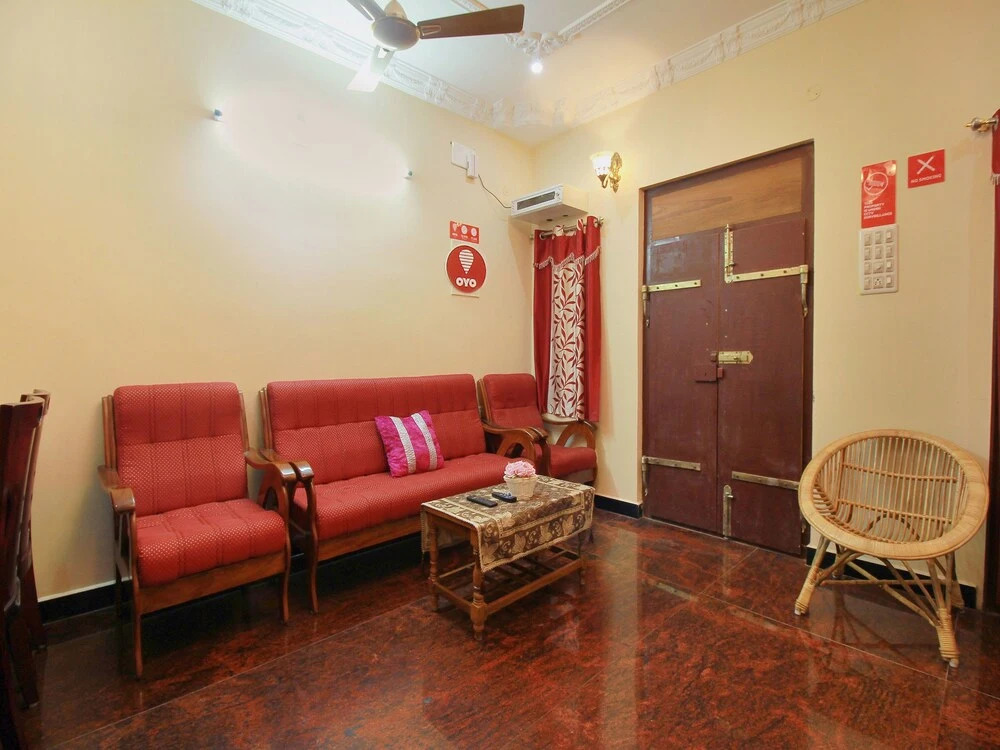 OYO 11862 Home Cozy 2BHK ECR Cuddalore Road