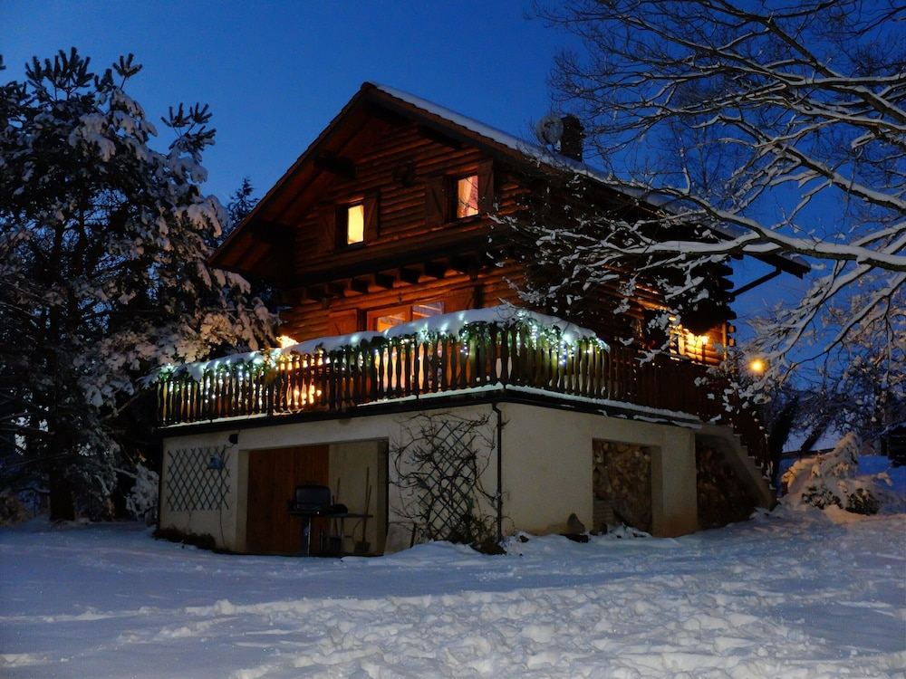 Spacious Chalet for 4 in Hommert