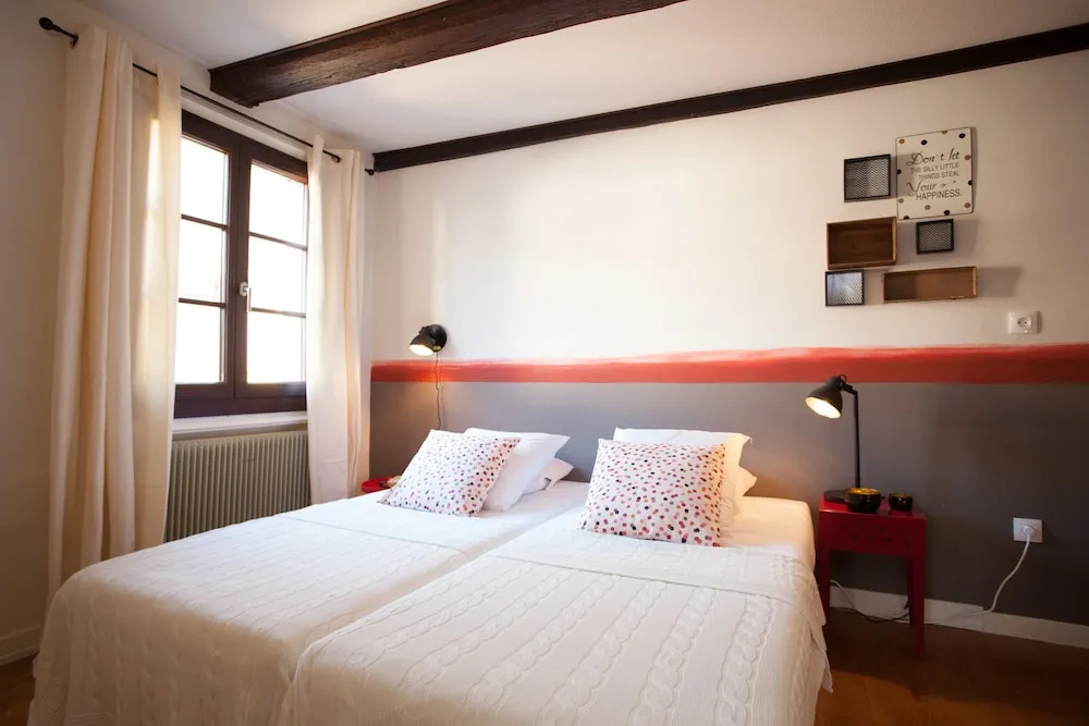 3 Bedroom Apartment 6 to 8 People 4 at the Foot of Kaysersberg Town Center