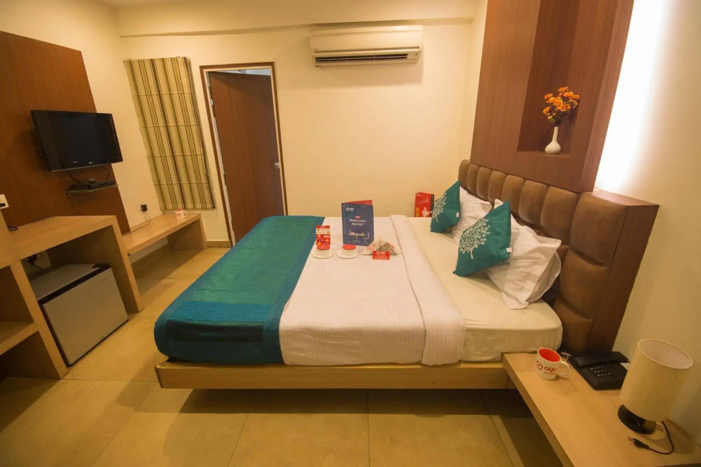 OYO 1524 Hotel Vaani Continental