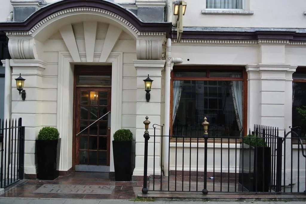 Carlton Hotel