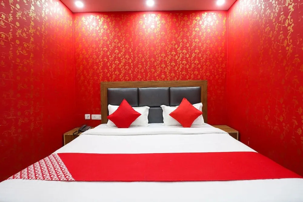 Classic Hotel @ Walk in Nizamuddin Railway Station