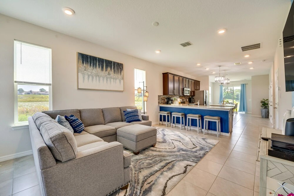10 Mi to Disney World: Spacious Home w/ Patio!