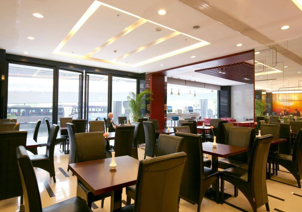 St. Rich Hotel