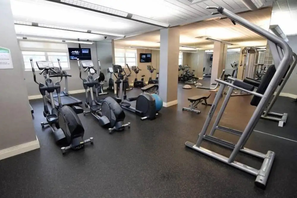 Hallandale Condo, Partial Ocean View Direct Beach and Pool Access Hollywood Beach