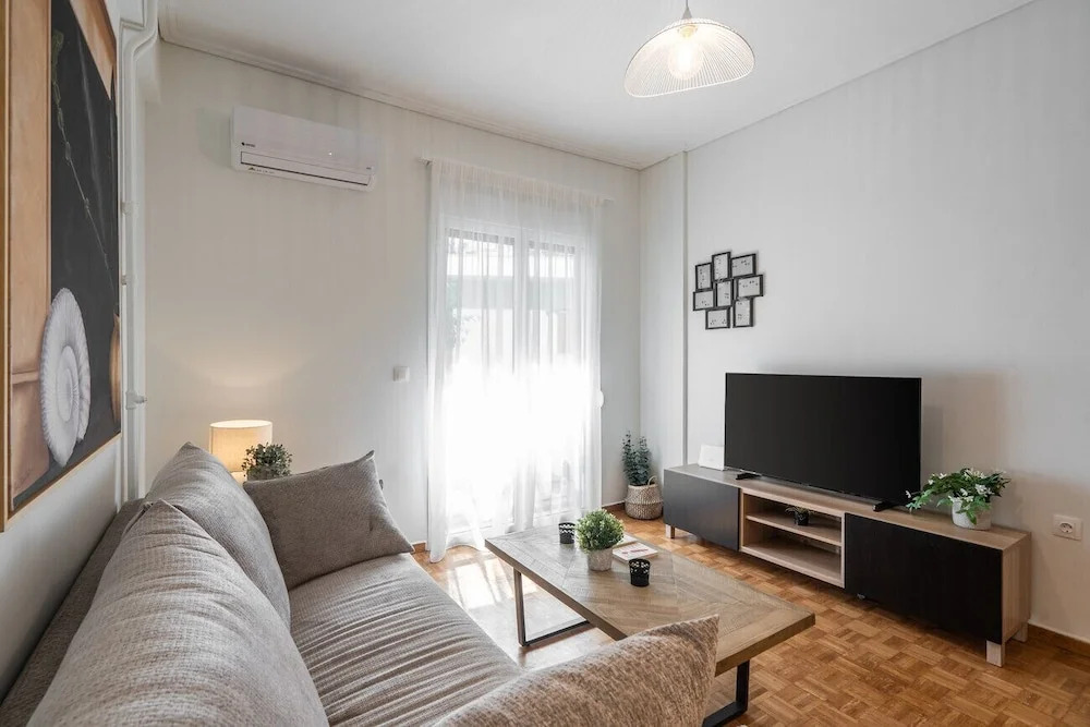 LIV - Trendy Athenian Apartment in Pagrati
