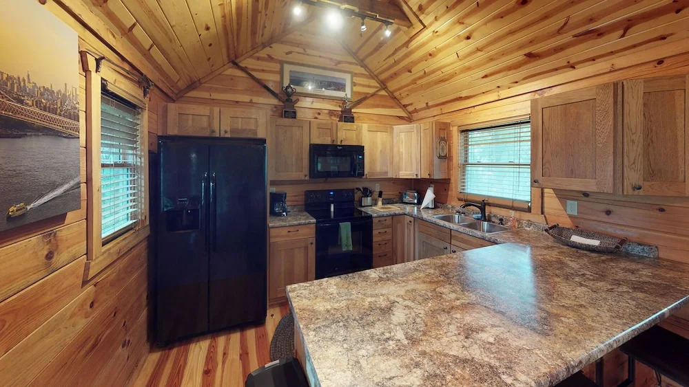 Courtside Cabin - Studio Cabin