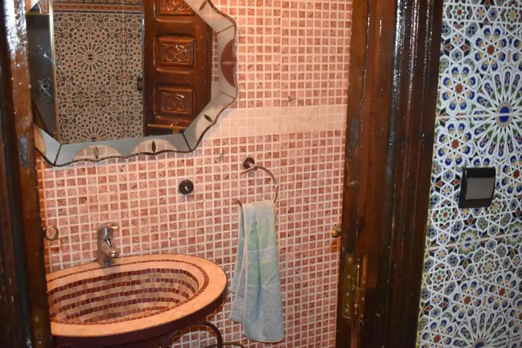 Riad Alaoui 135 with swimming pool and free parking