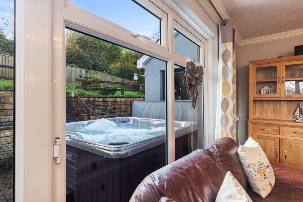 Hazelglade Cottage - Hot Tub, Games Room, Pet Friendly