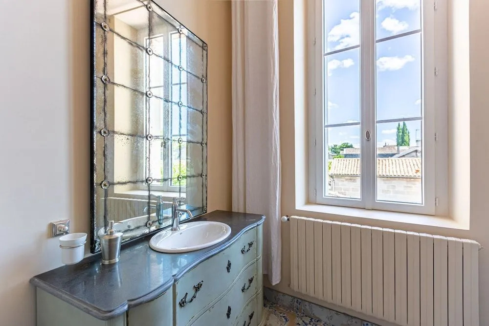la maison, chambre dhôtes de charme et atelier dartiste, Libourne saint Emilion