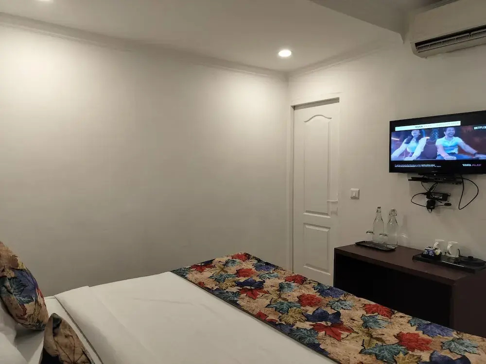 Farmhouse Inn