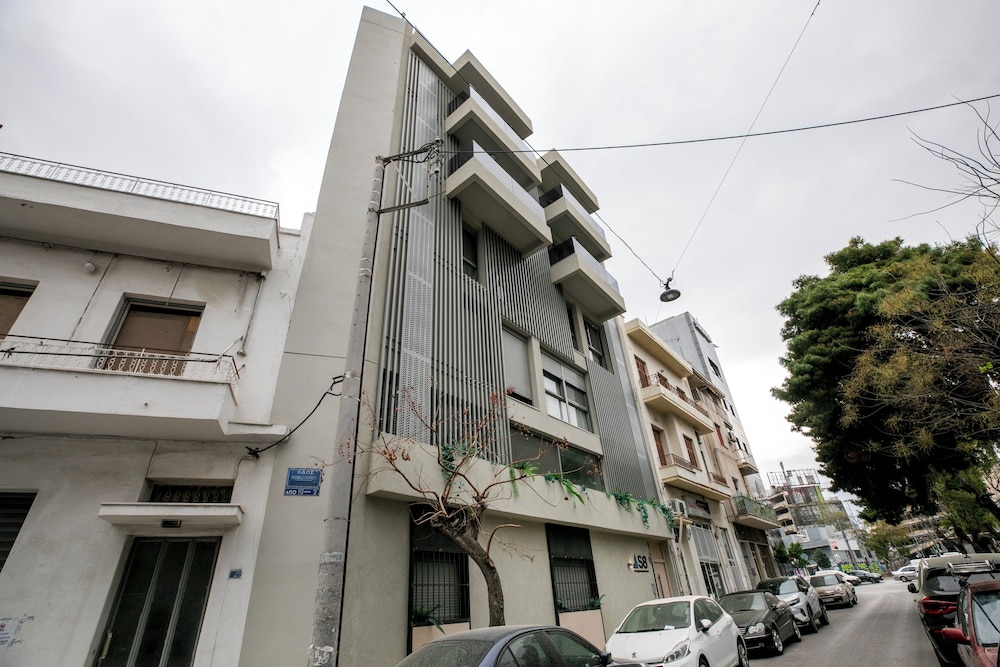 Oraya Chic Studio with Balcony in Athens