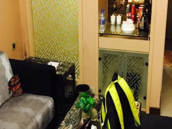 Holiday Sunshine Business Hotel