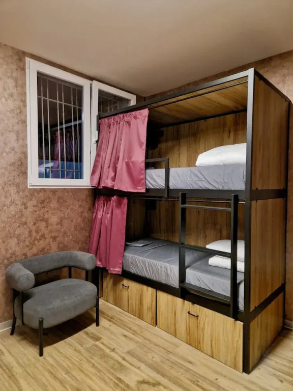 Velvet Hostel Business