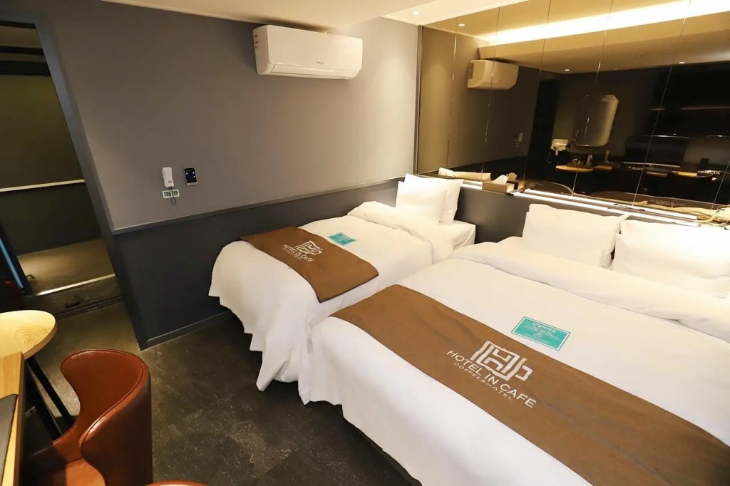Hotel in Cafe Doksan