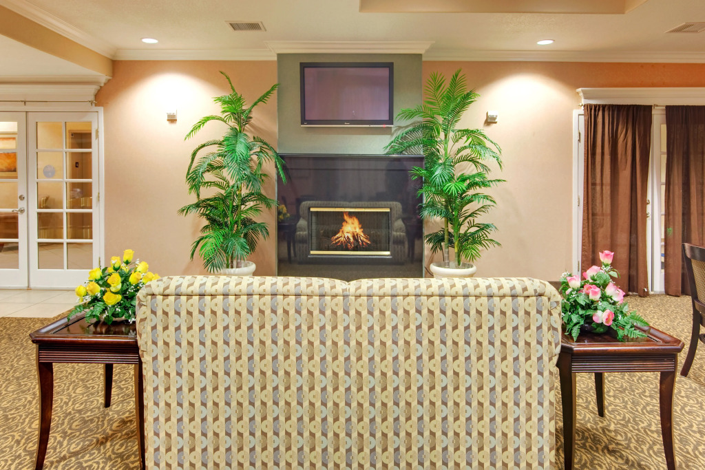 Holiday Inn Express Delano by IHG