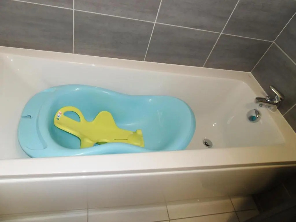 Desvres : maison tout confort, 4 adultes et 1 bébé