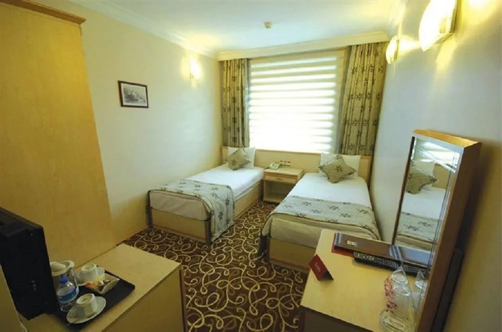 Hotel Ayata