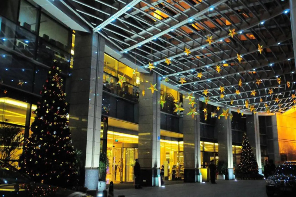 Huaqiao New Century Grand Hotel