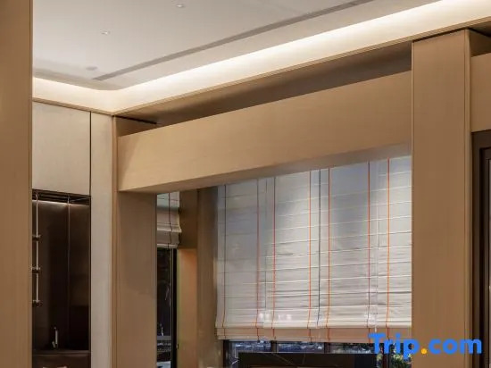 Yi HOTEL