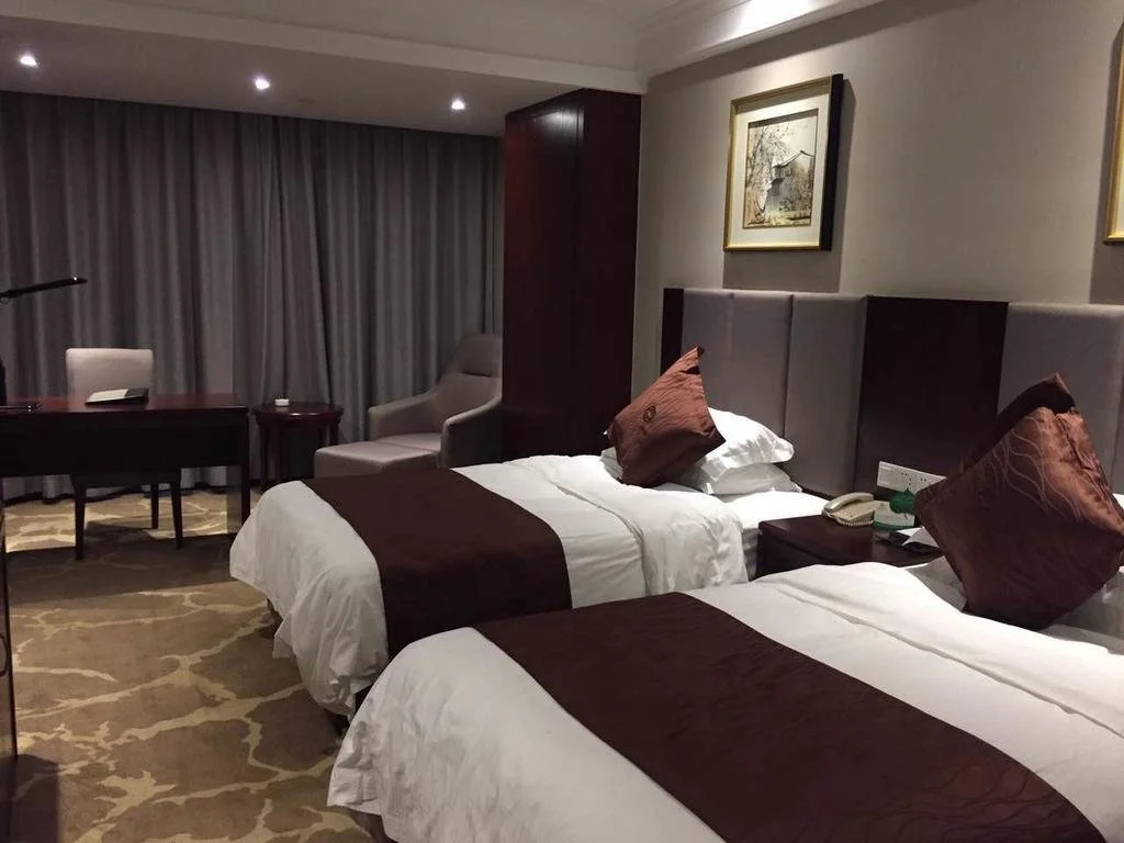 Huzhou Wealth Hotel