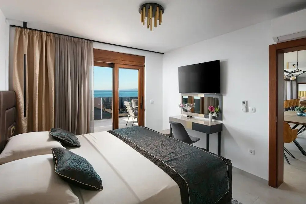 Malibu Imperial Seafront Apartments