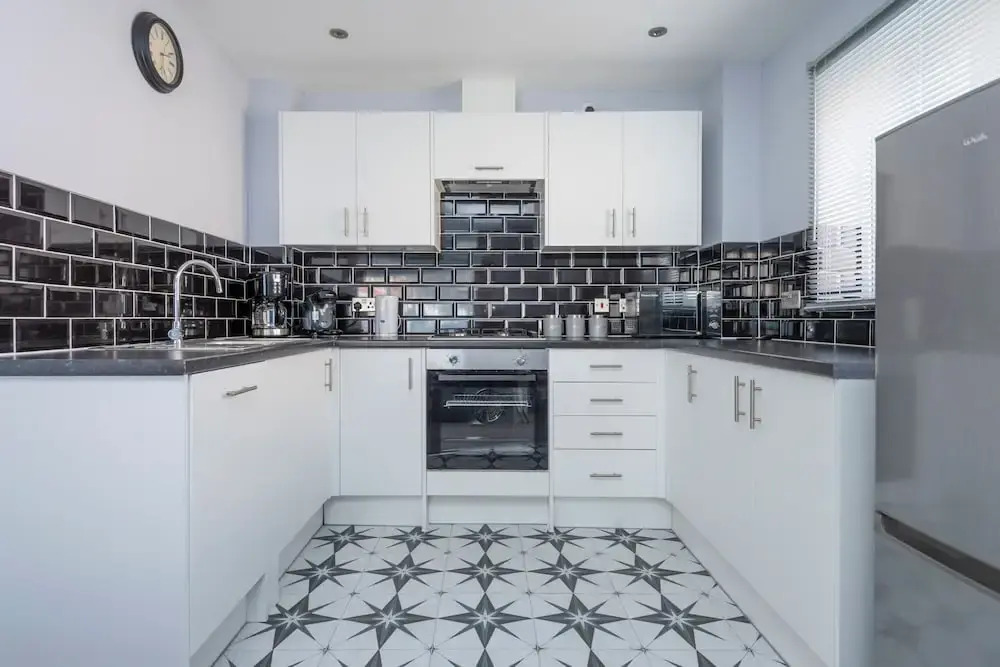 Stylish Elegant New Flat 5 Min from Crossrail