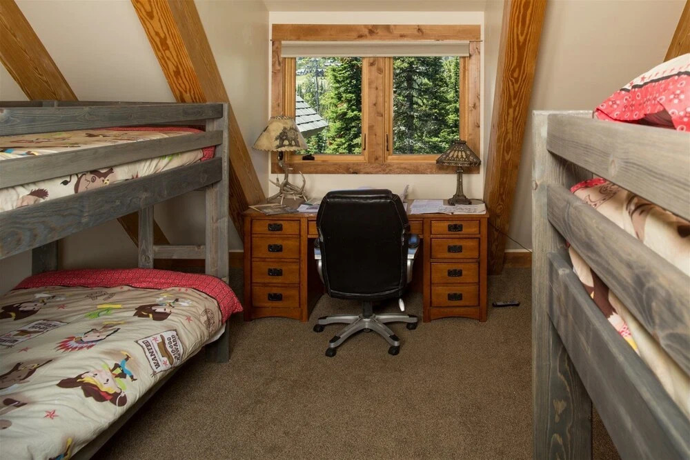 Big Sky - Little Plume Lodge