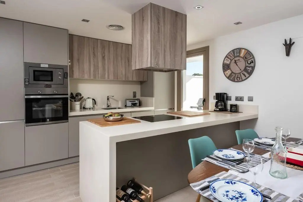 3BR Luxury Frontline Golf Elegant Corner apartment