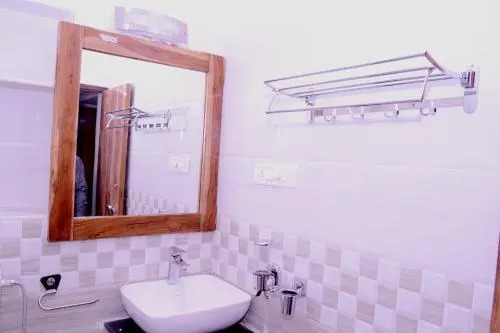 Sartaj Hotel