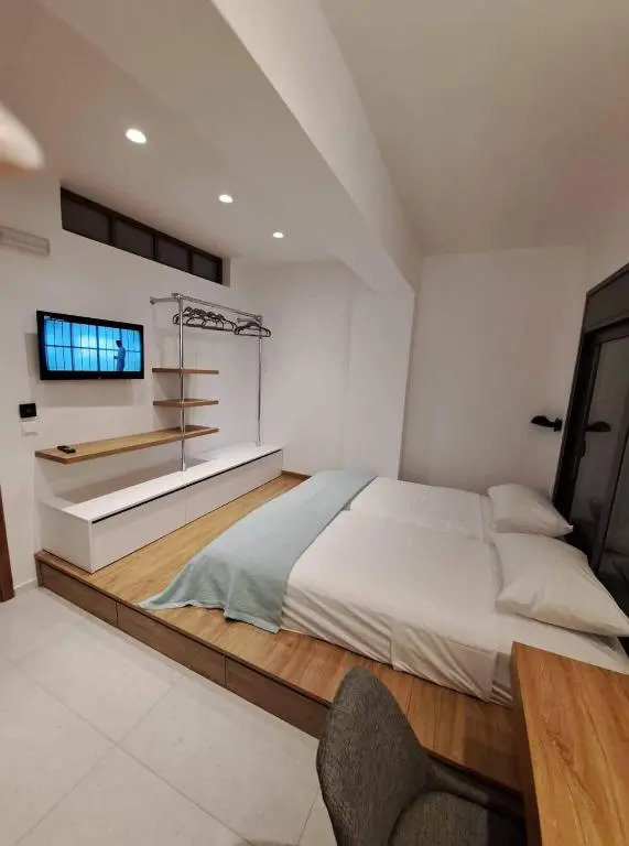 Courtyard Luxury Suites Marianthi