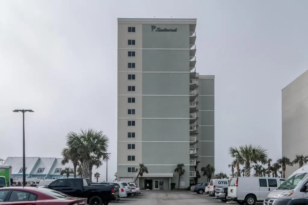 Tradewinds 906