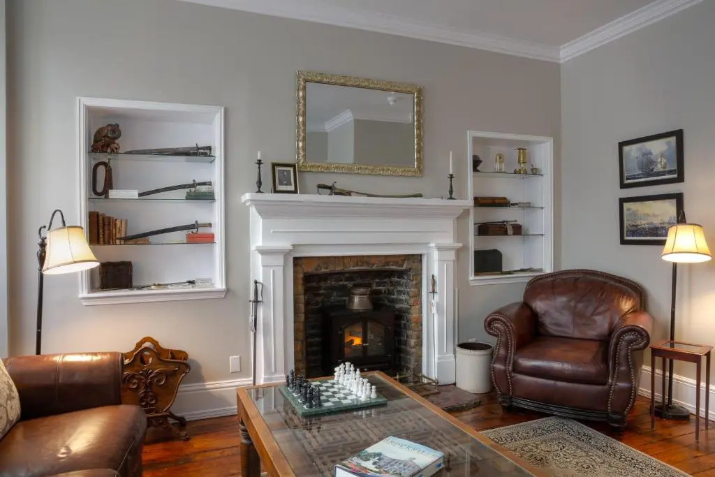 Sir Isaac Brock B&B Luxury Suites